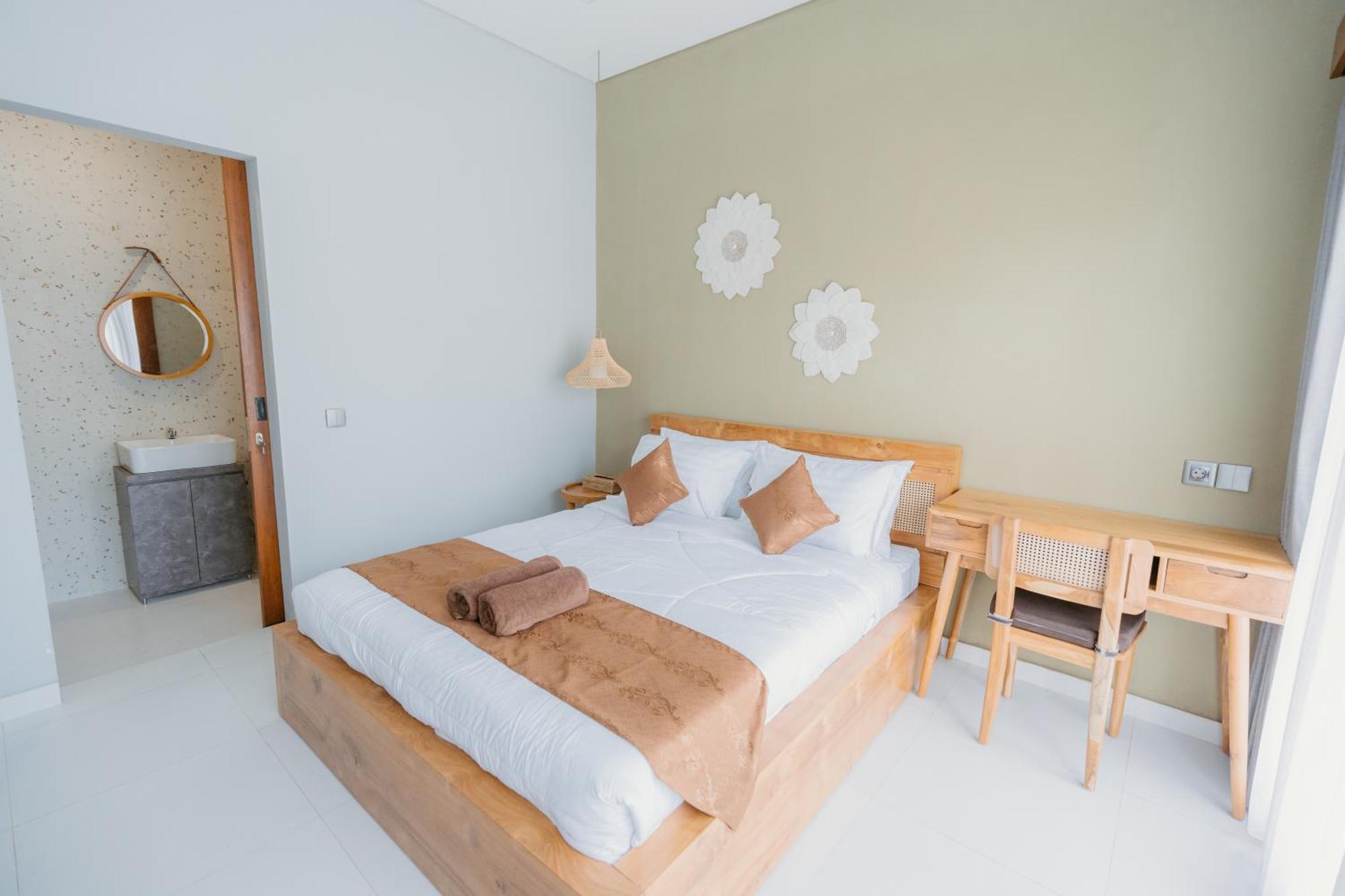Puspa Sumekar * Seminyak (Bali)